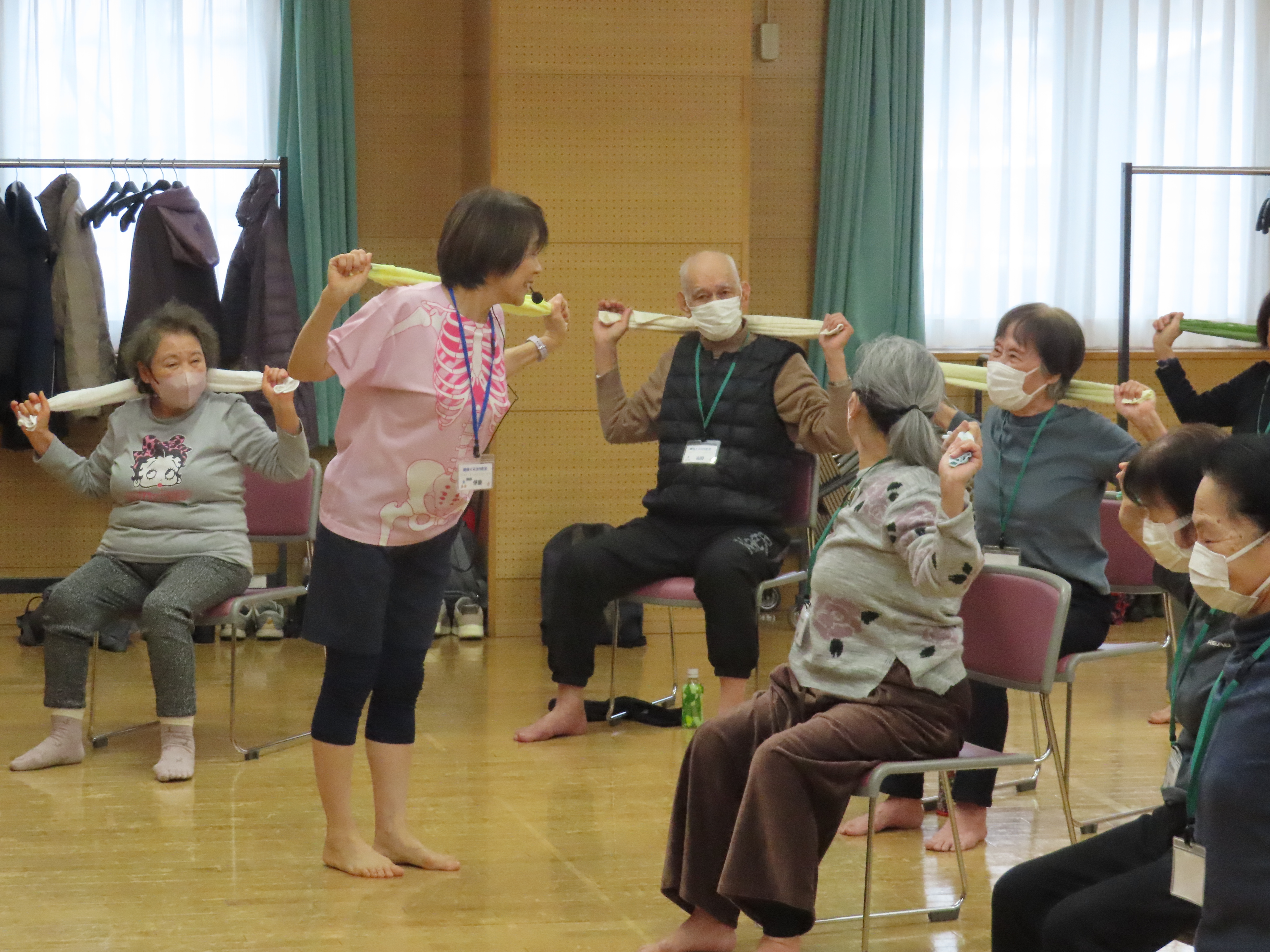 シニアヨガ　椅子ヨガ